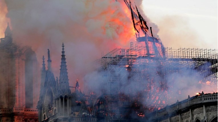 Prvi put u 200 godina neće biti polnoćke u Notre-Dameu